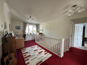 LARGE LANDING/OFFICE- click for photo gallery